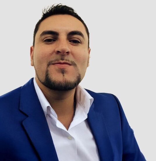 pablo-equipo-atuk-bg pablo-equipo-atuk-bg