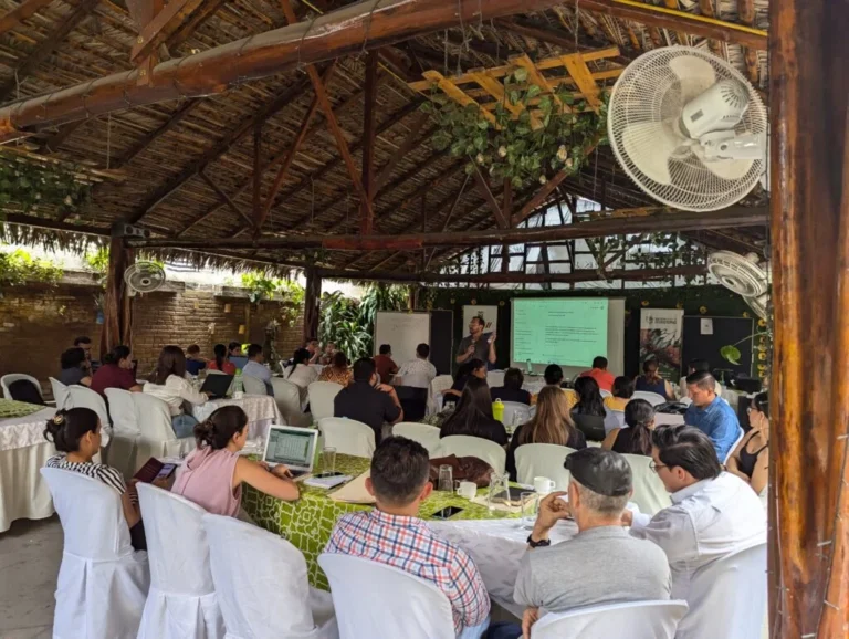 Foto-Blog-ATUK-Taller-Manabi-2-1024x771